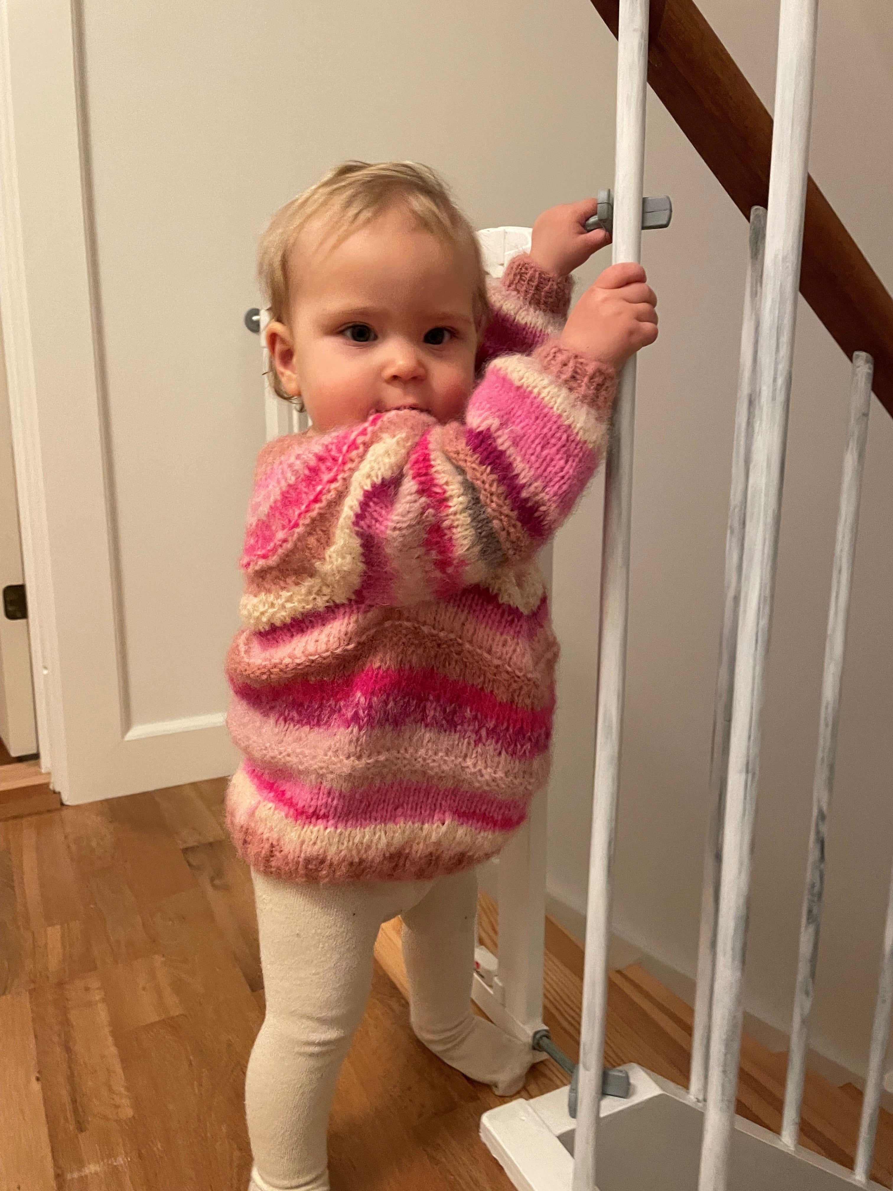 KIT FOR "CHILDREN'S SWEATER HAPPY"